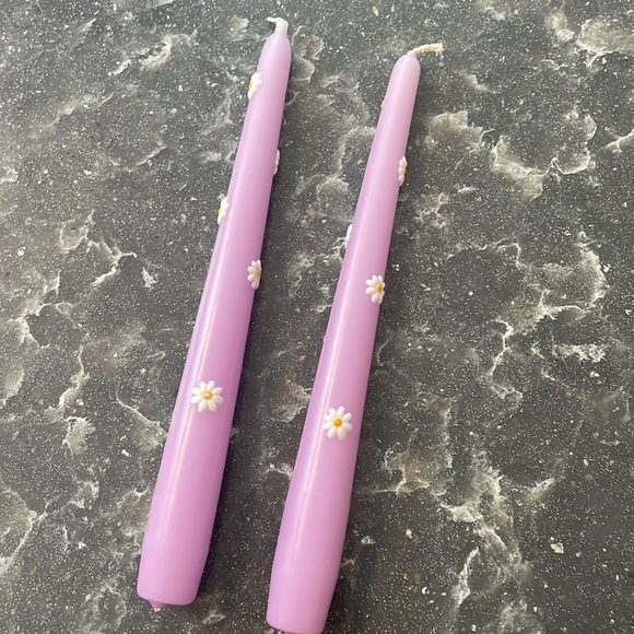 Anthropologie lilac pressed daisy taper candle set of 2 - Picture 1 of 4